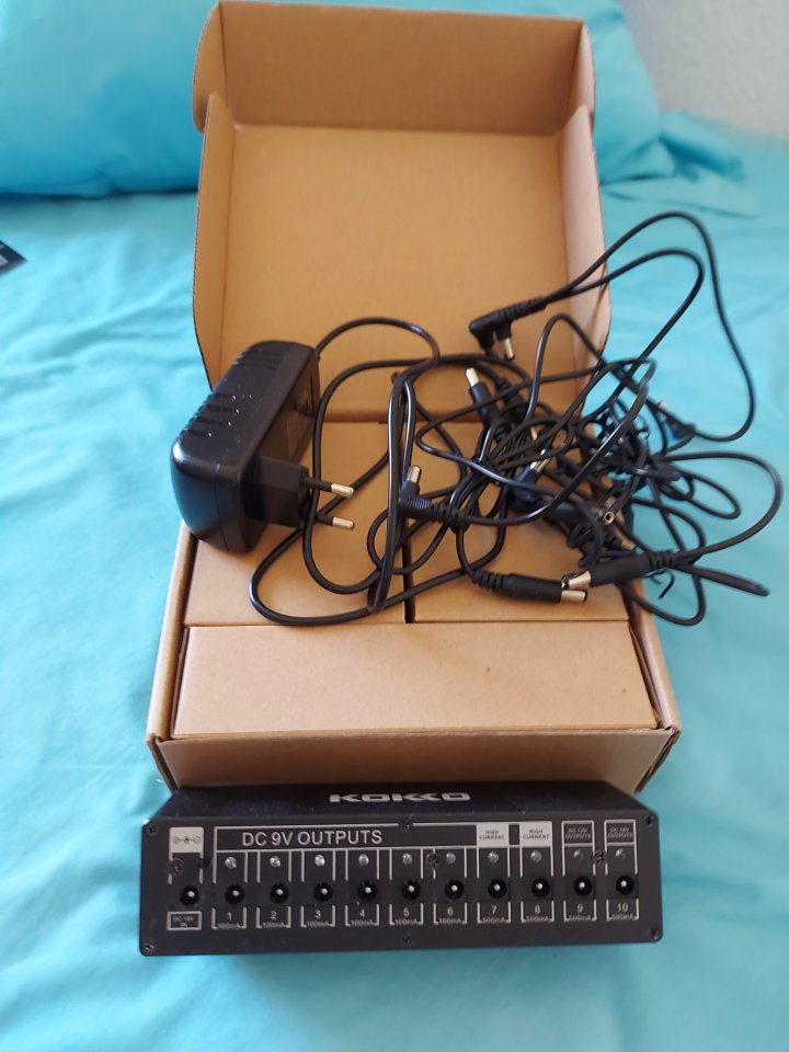 FUENTE DE ALIMENTACIÓN de segunda mano · Foto 3 de 3 · Madrid · 50 €