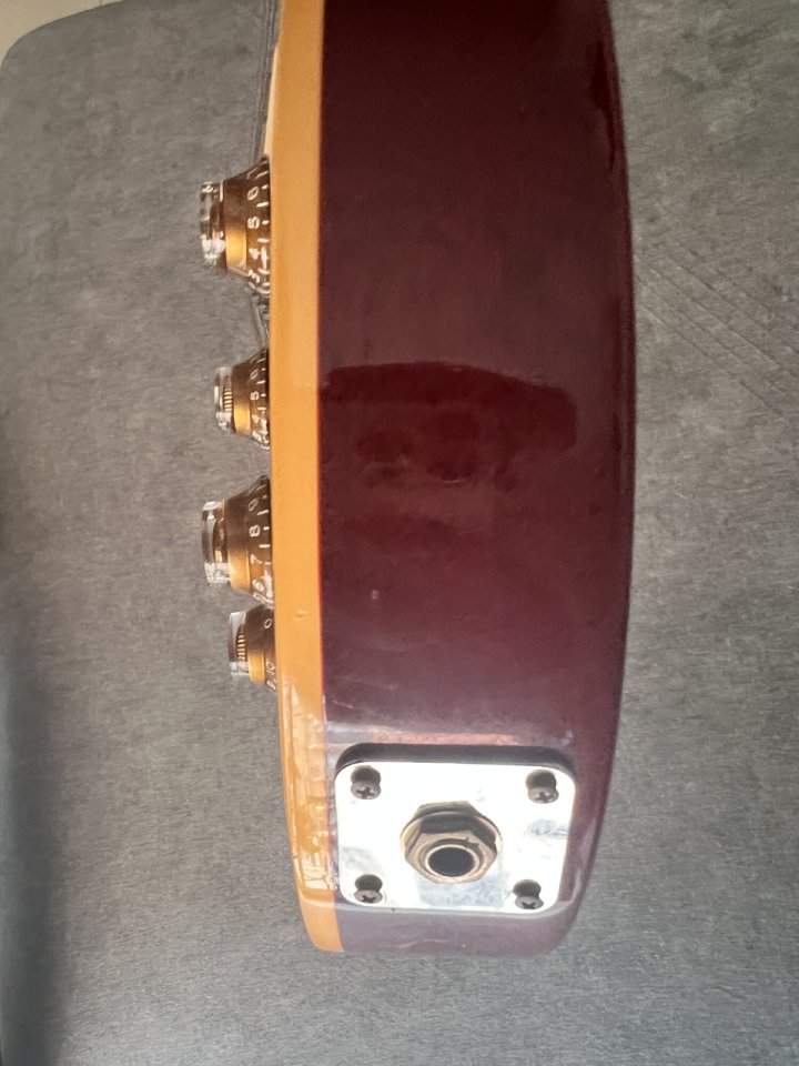 Gibson Les Paul Standard USA 2002 + estuche original de segunda mano · Foto 7 de 10 · Valencia · 2150 €