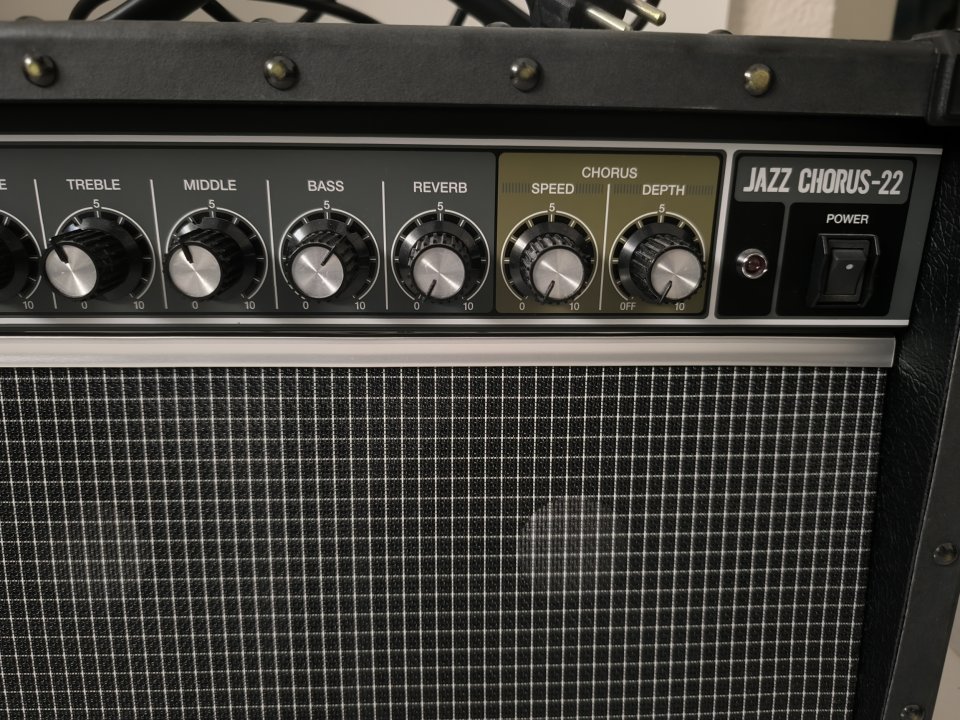 Roland Jazz Chorus 22 de segunda mano · Foto 3 de 4 · Sevilla · 330 €
