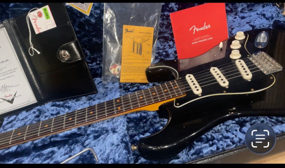 Fender CS Postmodern Strat Journeyman Relic RW ABLK