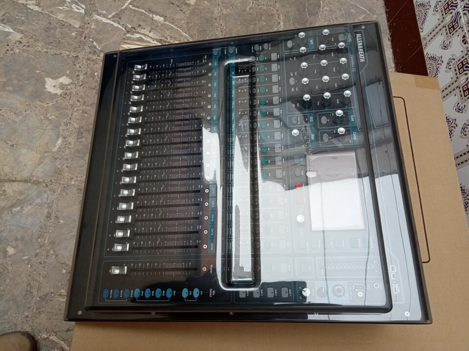 A&H QU 16 Chome nueva sin usar