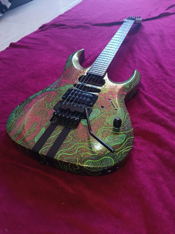 CUSTOMIZA tu Guitarra Eléctrica! de segunda mano · Foto 2 de 10 · Cantabria · 250 €