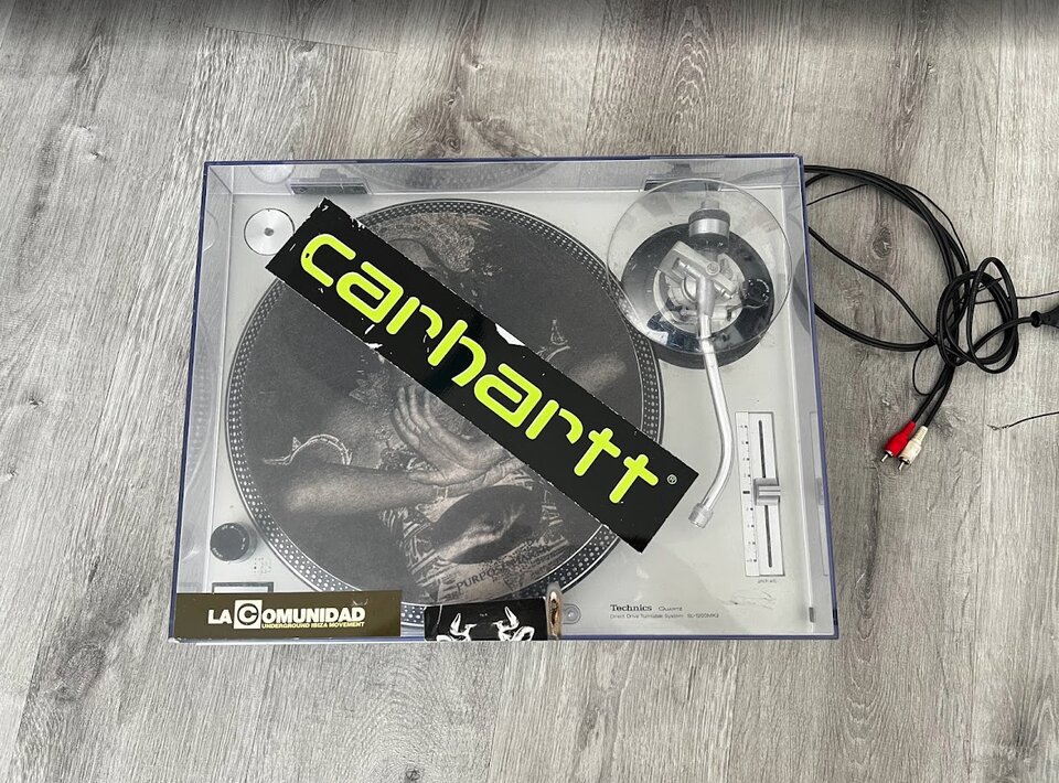 2 Vendo Technics SL-1200 MK2 + 2 Agujas Ortofon DJ + Mesa Elcer de segunda mano · Foto 3 de 5 · Madrid · 1400 €