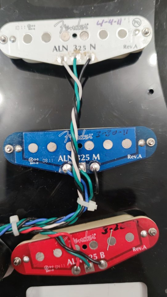 Golpeador Fender stratocaster american Deluxe de segunda mano · Foto 5 de 8 · Toledo · 225 €