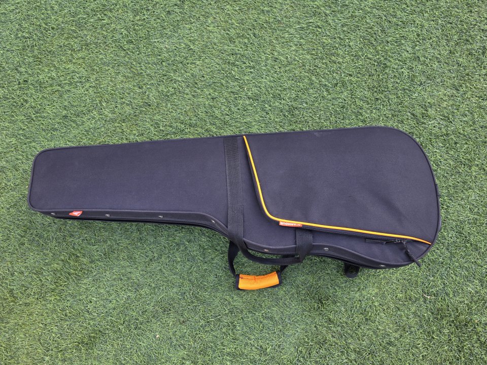 SIRE Larry Carlton T7 NATURAL + Estuche