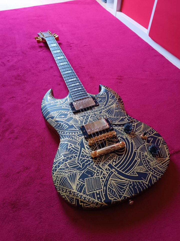 CUSTOMIZA tu Guitarra Eléctrica! de segunda mano · Foto 5 de 10 · Cantabria · 250 €