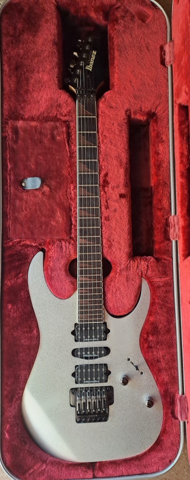 Ibanez RG Prestige con FU-Tone de segunda mano · Foto 1 de 10 · Tarragona · 970 €