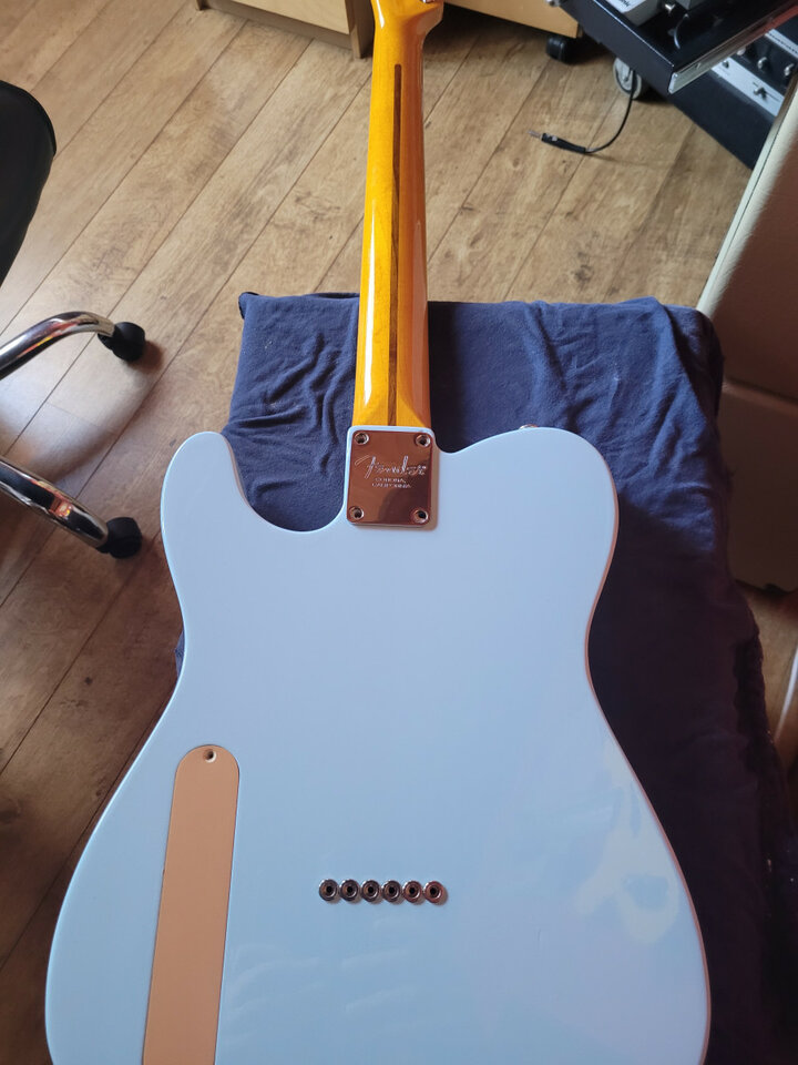 Fender la cabronita