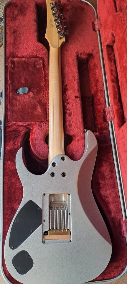 Ibanez RG Prestige con FU-Tone de segunda mano · Foto 2 de 10 · Tarragona · 970 €