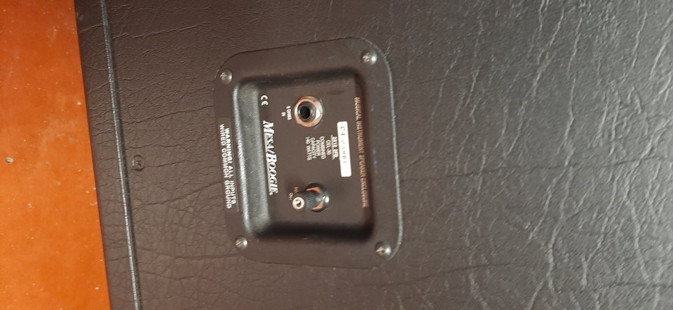 Pantalla mesa boogie rectifier 2x12 de segunda mano · Foto 4 de 5 · Navarra · 700 €