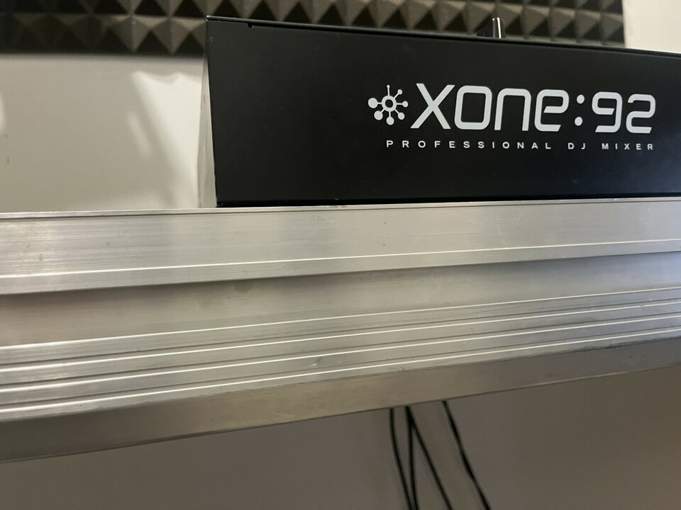 Mesa de escenario o Dj de segunda mano · Foto 7 de 8 · Barcelona · 600 €