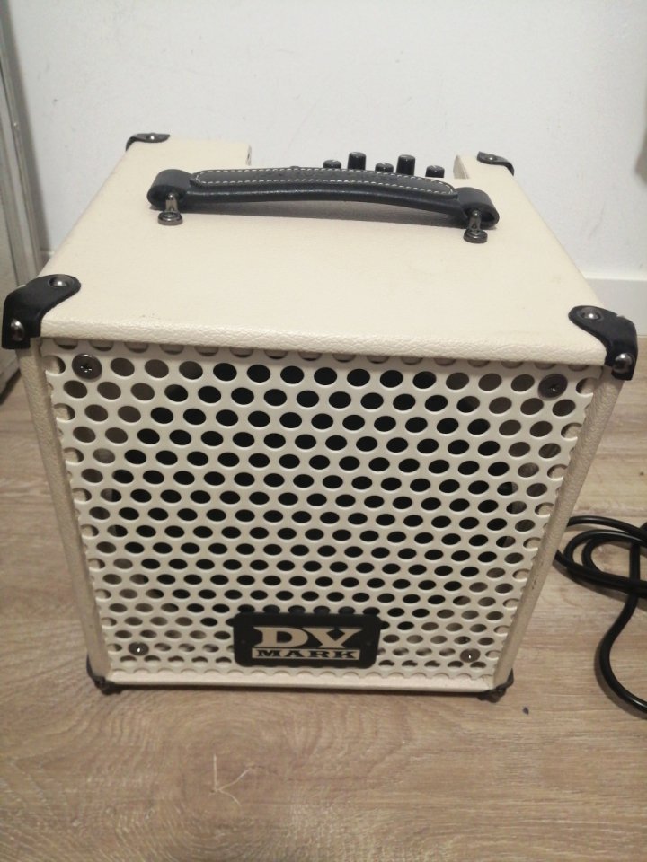DV mark little jazz amplificador