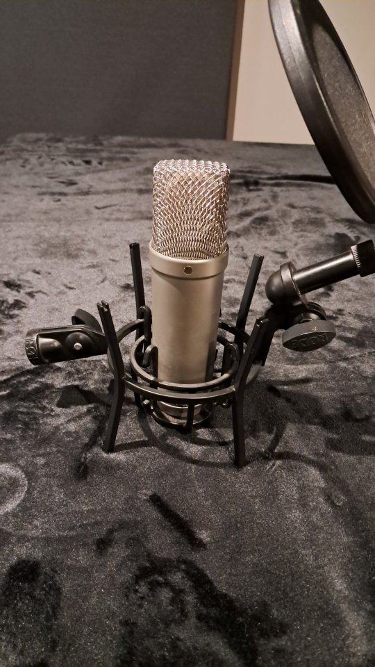 Micrófono RØDE NT1-A de segunda mano · Foto 4 de 4 · Barcelona · 120 €
