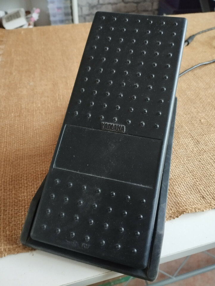 Pedal expresión Yamaha FC7