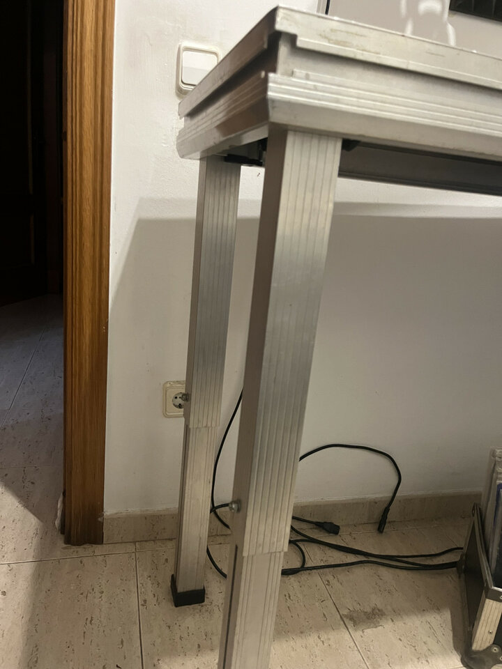 Mesa de escenario o Dj de segunda mano · Foto 8 de 8 · Barcelona · 600 €