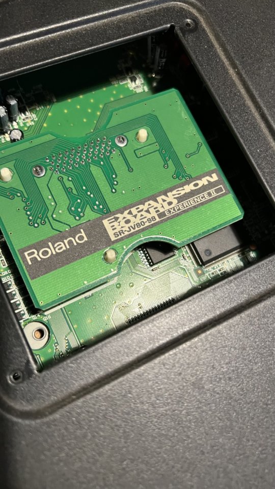 Roland JV-1010 64-Voice Synthesizer Module 1999 - 2003