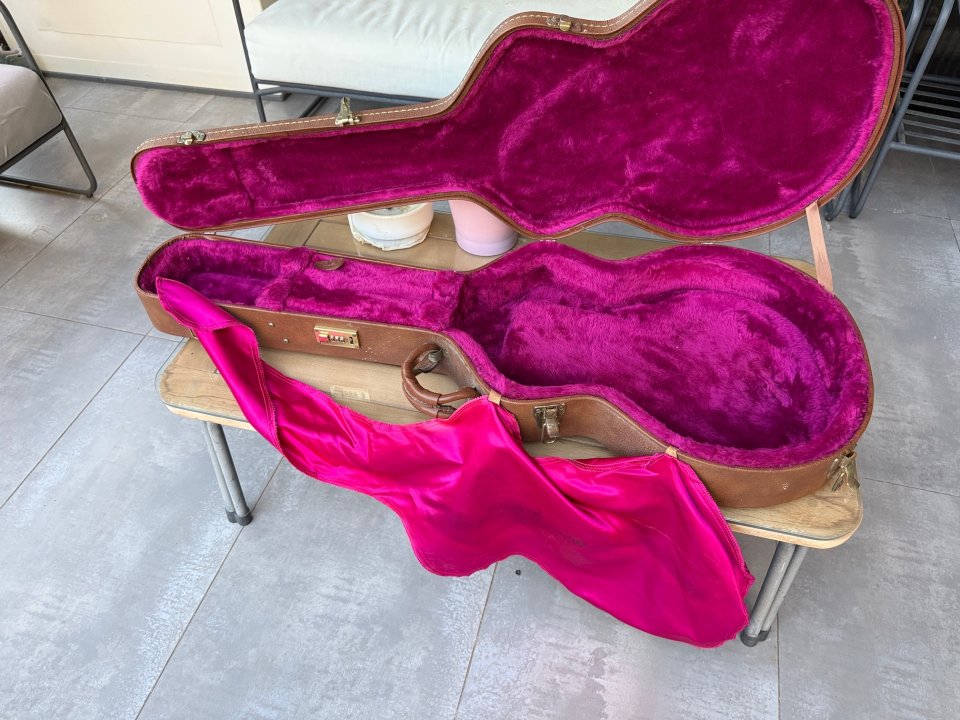 Maleta gibson de segunda mano · Foto 3 de 10 · Valencia · 250 €