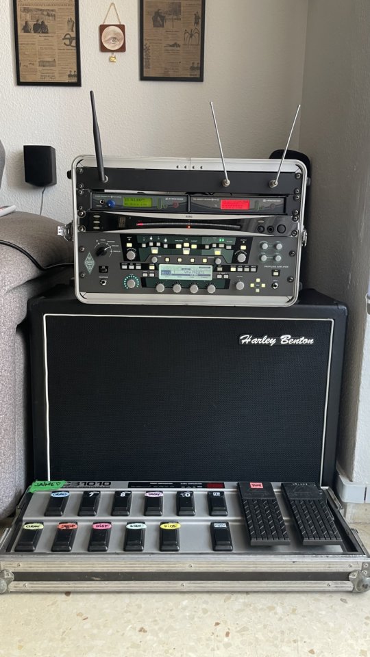 Rack guitarra con Kemper+ inalámbrico+ afinador+ in ears+ FCB1010+ 2x12 V30 de segunda mano · Foto 1 de 8 · Castellón · 2500 €
