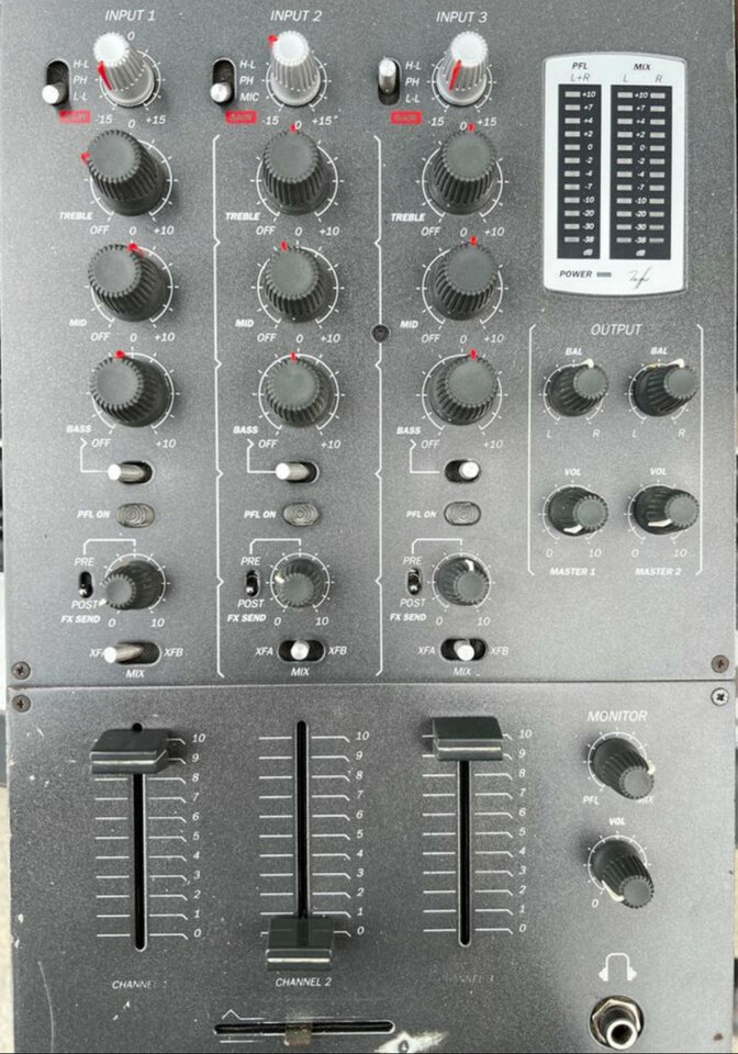 2 Vendo Technics SL-1200 MK2 + 2 Agujas Ortofon DJ + Mesa Elcer de segunda mano · Foto 4 de 5 · Madrid · 1400 €