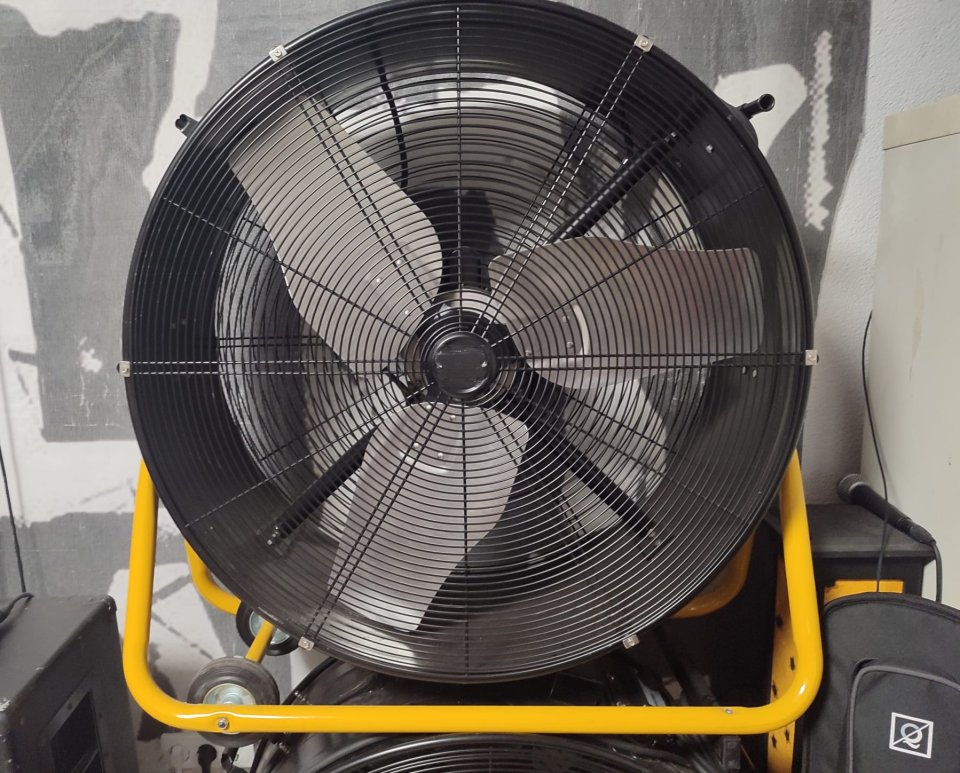 Decoración directos - Dos ventiladores grandes