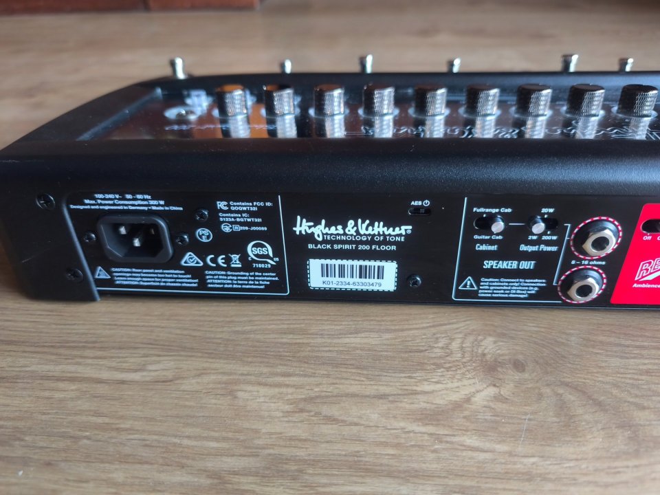 Hughes Kettner black Spirit floor 200