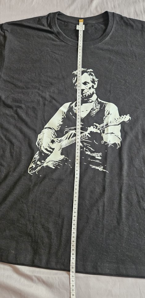 Camiseta Abraham Lincoln con Guitarra Electrica de segunda mano · Foto 5 de 8 · Valencia · 15 €