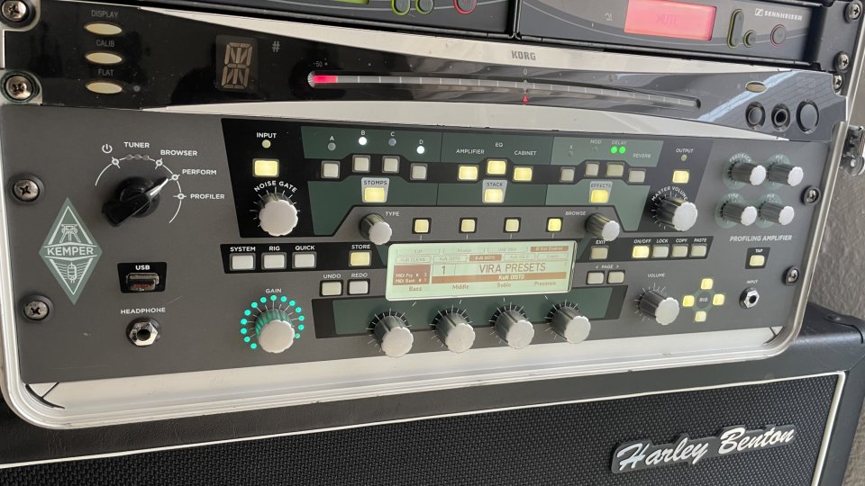 Rack guitarra con Kemper+ inalámbrico+ afinador+ in ears+ FCB1010+ 2x12 V30 de segunda mano · Foto 2 de 8 · Castellón · 2500 €