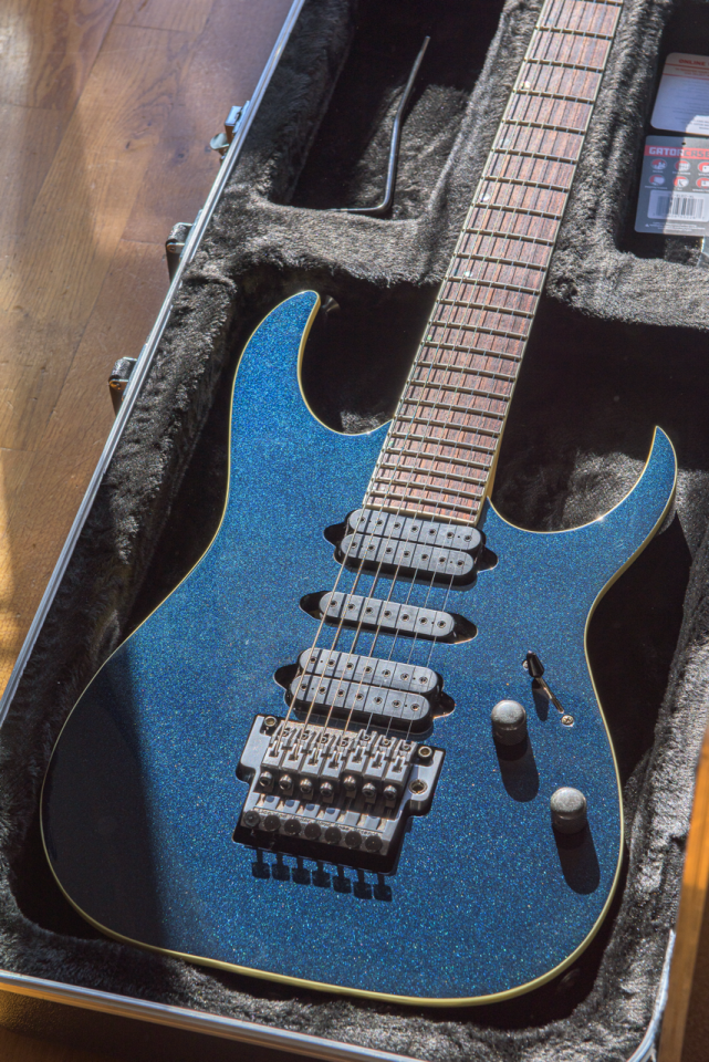Ibanez RG1077XL 7 Cuerdas 27" Baritona Con Estuche Rígido