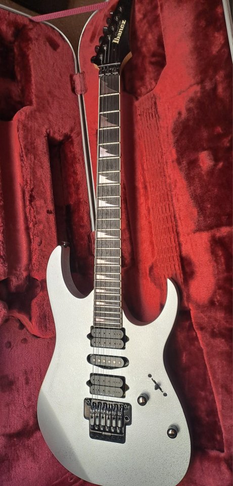 Ibanez RG Prestige con FU-Tone de segunda mano · Foto 9 de 10 · Tarragona · 970 €