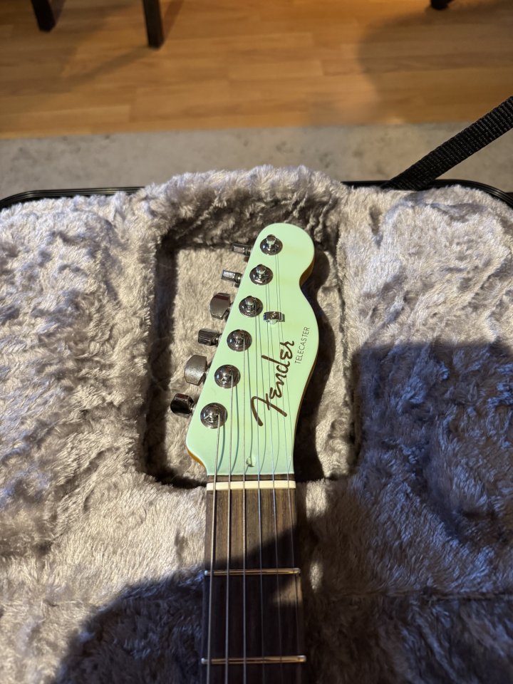 Fender American Ultra Luxe Telecaster – Transparent Surf Green de segunda mano · Foto 6 de 9 · Burgos · 2200 €