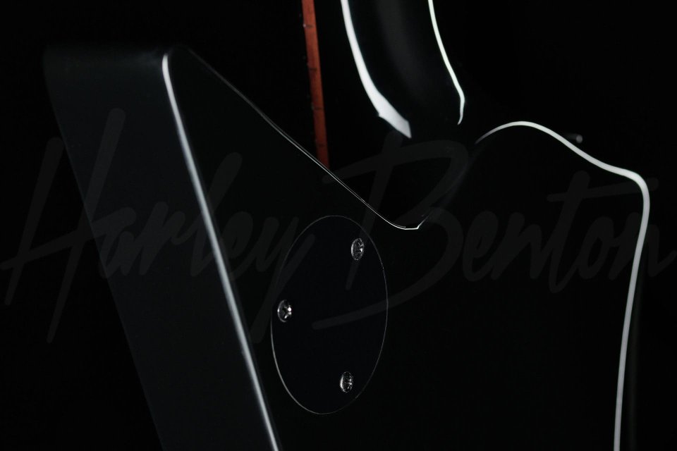 Harley Benton EX-84 Modern EMG BK (Explorer)