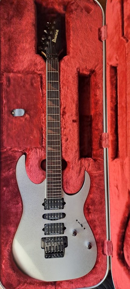 Ibanez RG Prestige con FU-Tone de segunda mano · Foto 10 de 10 · Tarragona · 970 €