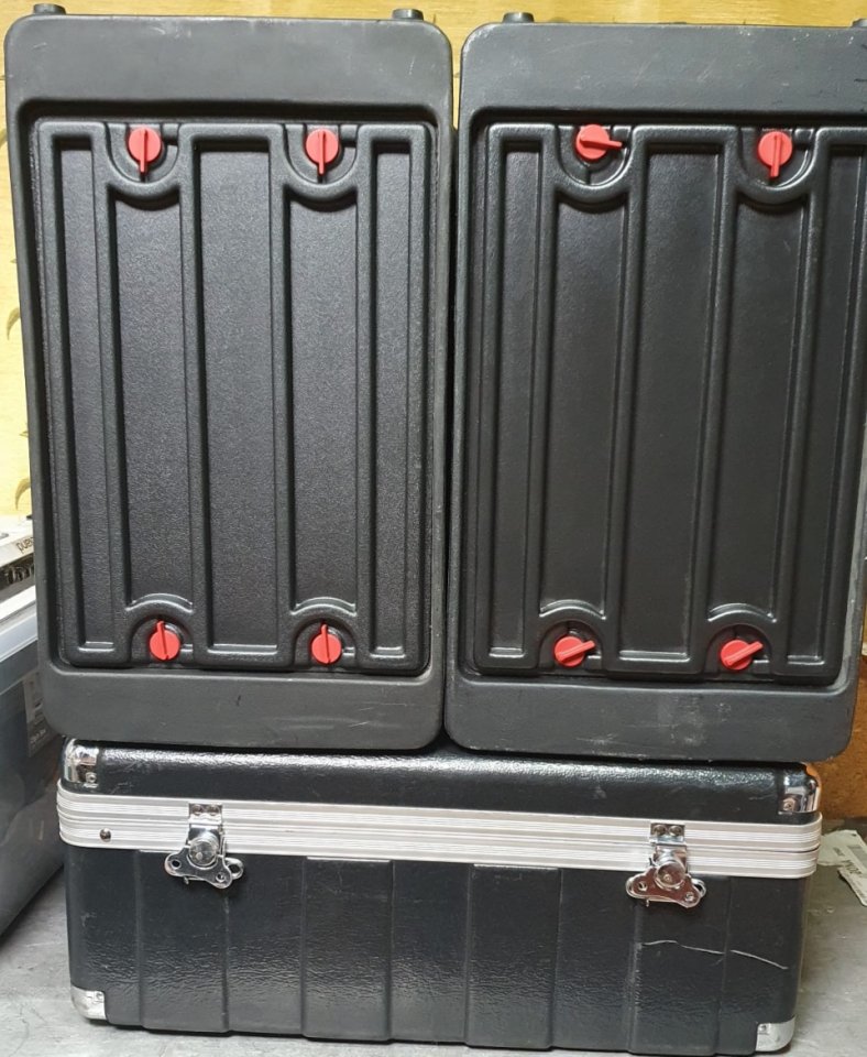 3 Racks SKB de segunda mano · Foto 2 de 2 · Ourense · 700 €