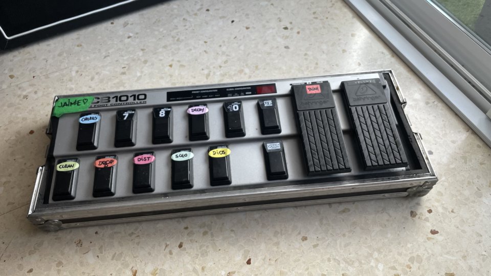 Rack guitarra con Kemper+ inalámbrico+ afinador+ in ears+ FCB1010+ 2x12 V30 de segunda mano · Foto 5 de 8 · Castellón · 2500 €
