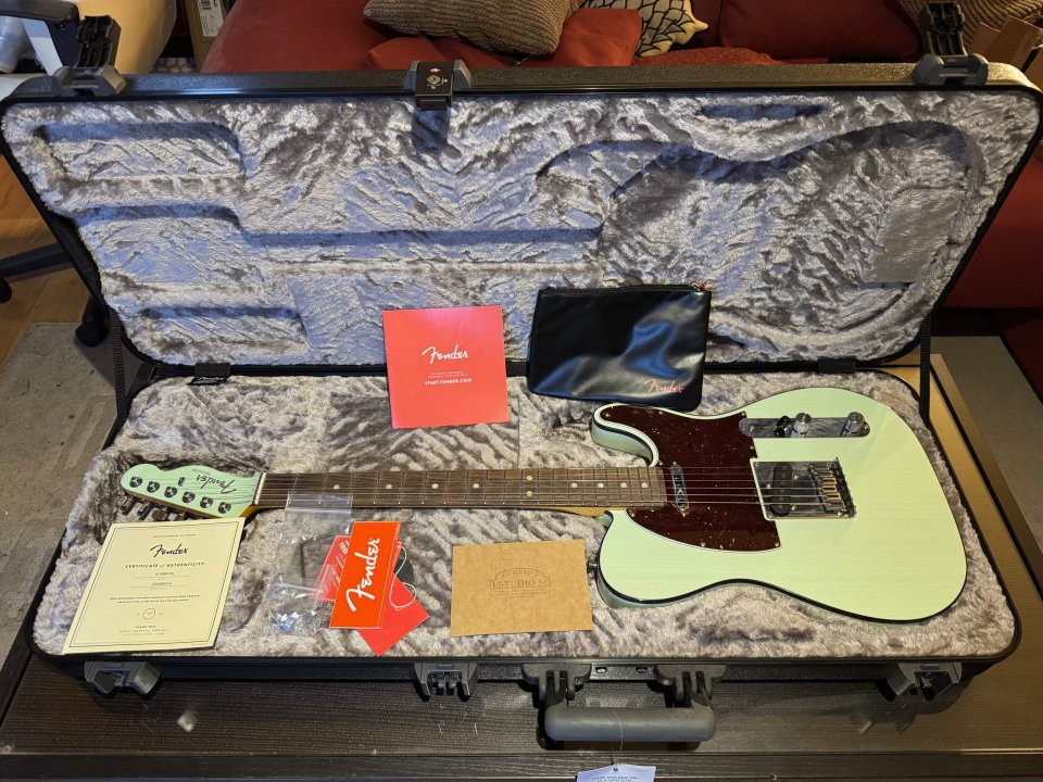 Fender American Ultra Luxe Telecaster – Transparent Surf Green de segunda mano · Foto 8 de 9 · Burgos · 2200 €