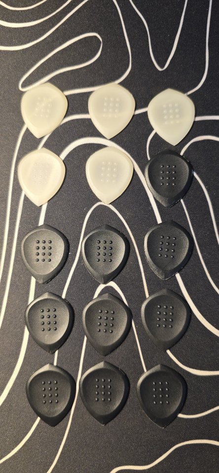 Púas Attack Pick modelo Stealth (5 ud. Glow)