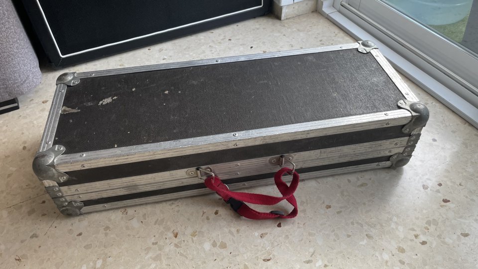 Rack guitarra con Kemper+ inalámbrico+ afinador+ in ears+ FCB1010+ 2x12 V30 de segunda mano · Foto 6 de 8 · Castellón · 2500 €