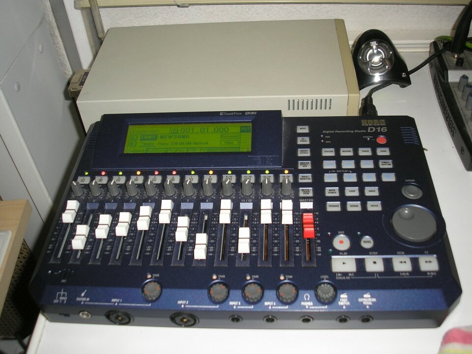 VENDO/CAMBIO PortaStudio GRABADORA A DISCO DURO ESTUDIO KORG D16