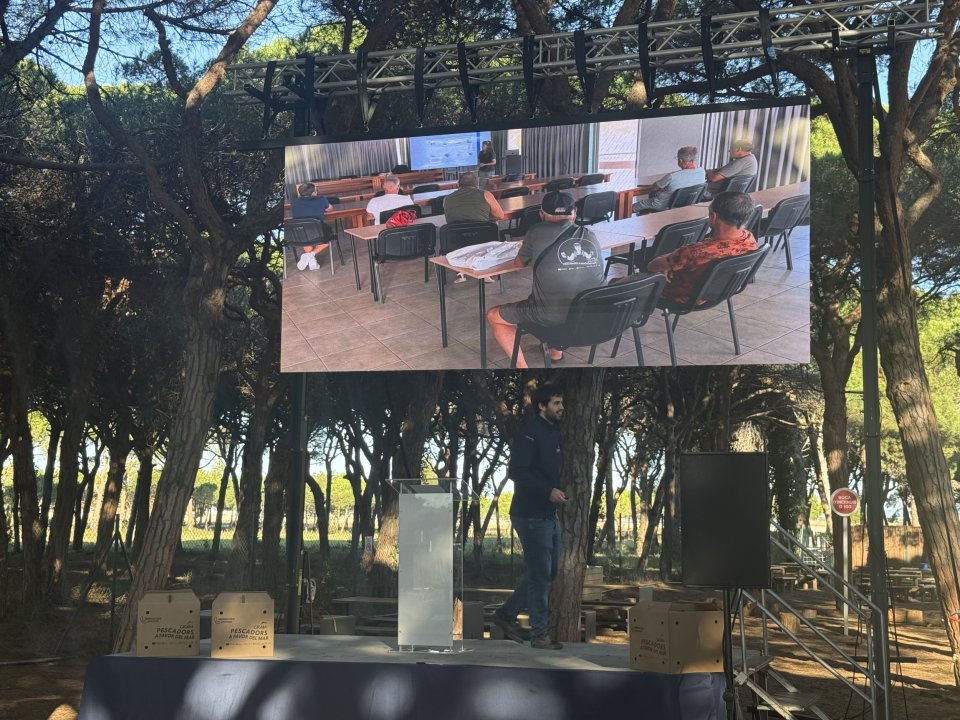 Ofrezco mis servicios para bandas fijas con trabajo