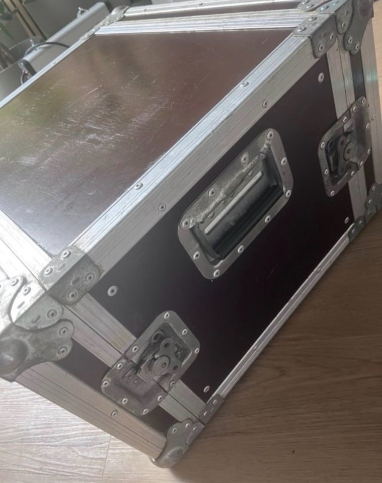 Flight Case Marrón 7 Unidades de segunda mano · Foto 2 de 3 · Madrid · 75 €
