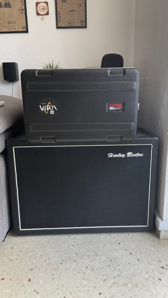 Rack guitarra con Kemper+ inalámbrico+ afinador+ in ears+ FCB1010+ 2x12 V30 de segunda mano · Foto 7 de 8 · Castellón · 2500 €