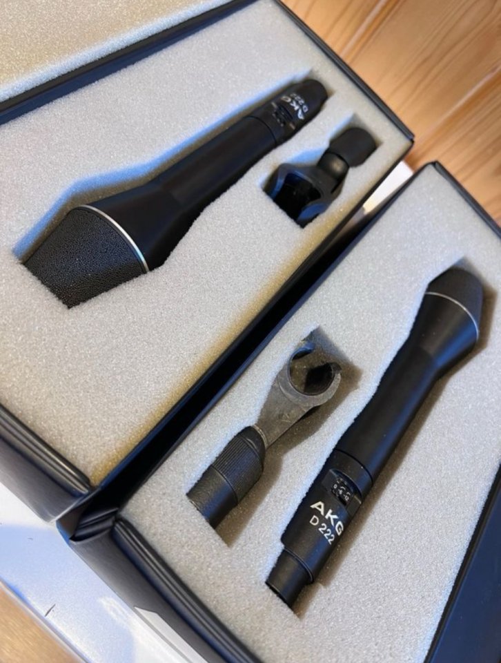 Pareja de Microfonos AKG D 222 EB vintage