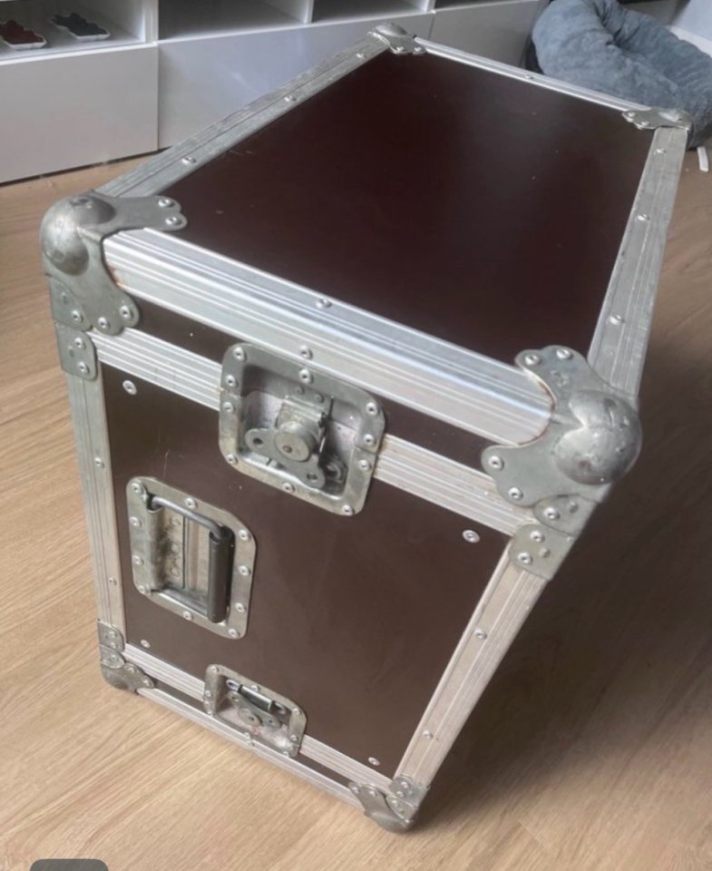 Flight Case Marrón 7 Unidades de segunda mano · Foto 3 de 3 · Madrid · 75 €
