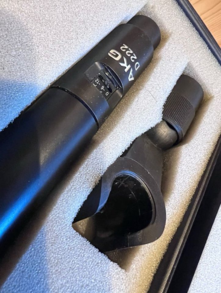 Pareja de Microfonos AKG D 222 EB vintage