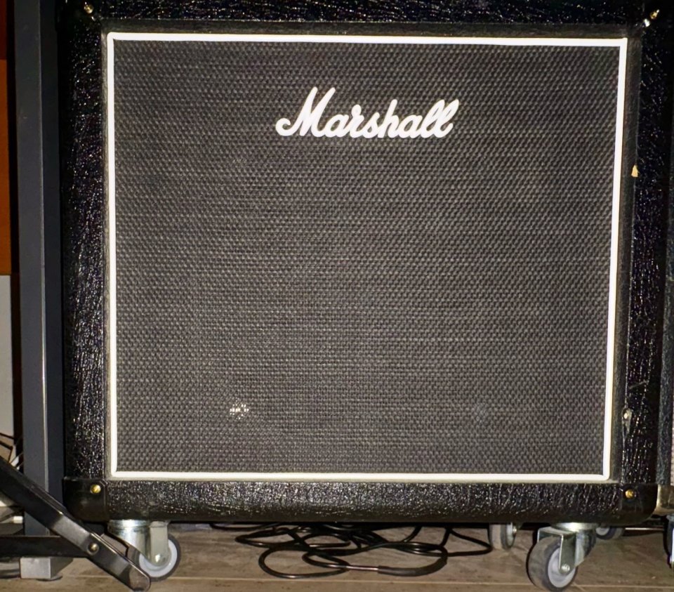 Pantalla marshall 1x12 celestion g12h 100 de segunda mano · Foto 1 de 2 · Ciudad Real · 200 €
