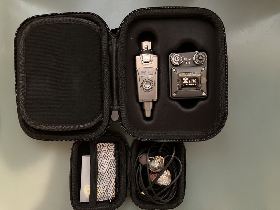 XVIVE U4T9 IN EAR Bundle Sistema de Monitorización In-Ear Inalámbrico de segunda mano · Foto 2 de 3 · Bizkaia · 280 €