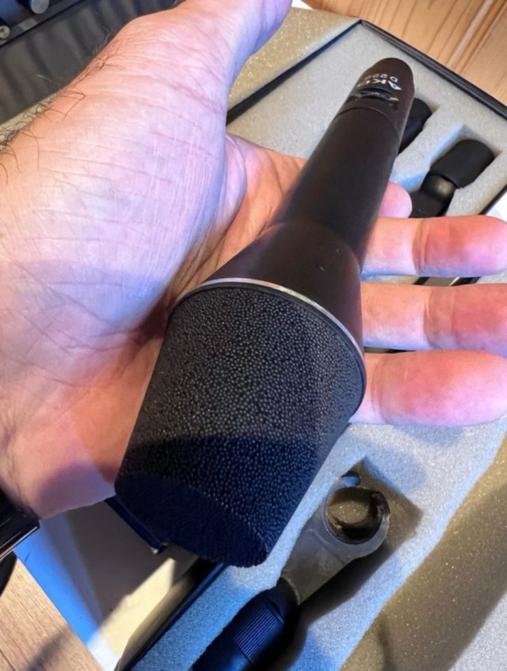 Pareja de Microfonos AKG D 222 EB vintage