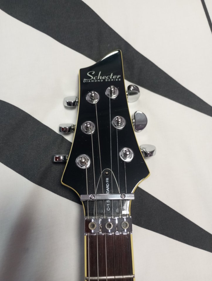 Schecter C1 standard fr de segunda mano · Foto 5 de 8 · Bizkaia · 499 €