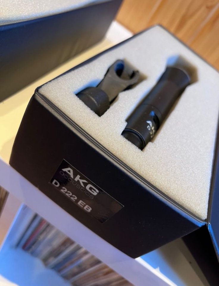 Pareja de Microfonos AKG D 222 EB vintage