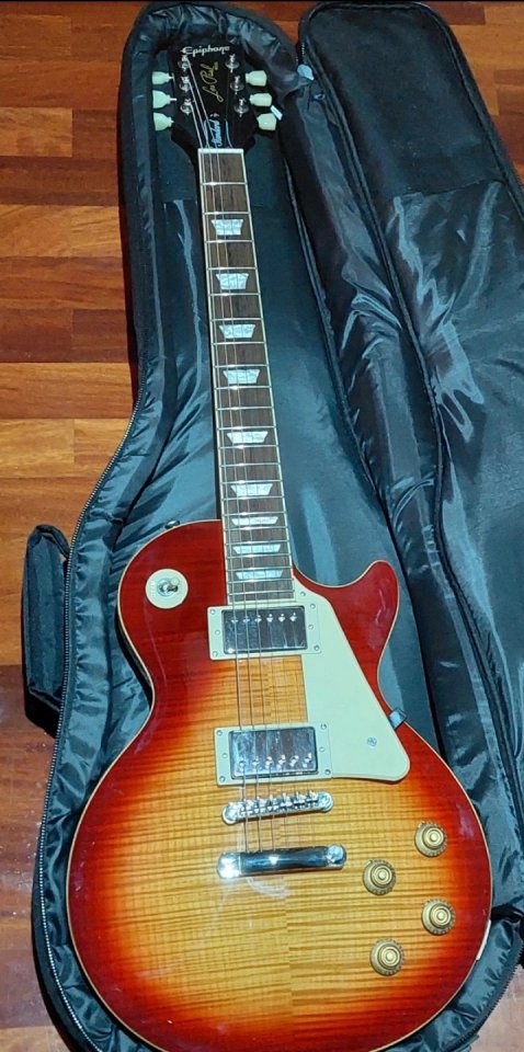 Epiphone by Gibson: Les Paul Standard 50s Heritage Cherry Sunburst